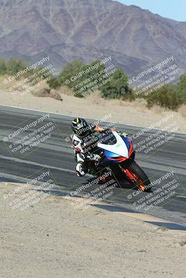 media/Dec-04-2025-Racers Edge (Thu) [[5ebc9f124d]]/3-B Group/7-Session 4 (Turn 10 Inside)/